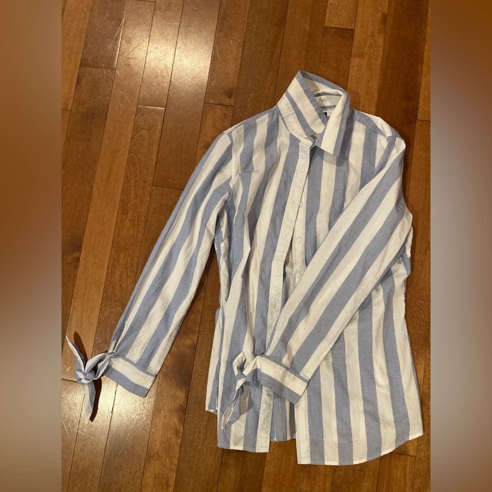 Banana Republic women’s button-up